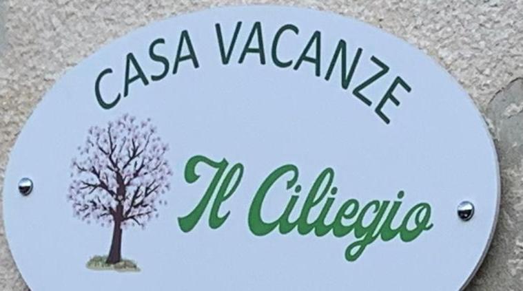 a sign that says casa vazaemia it collective at Il Ciliegio in Stella Cilento