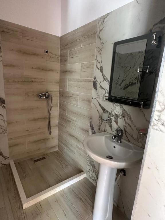 Lume Apartaments Orikum - Imazhi 3