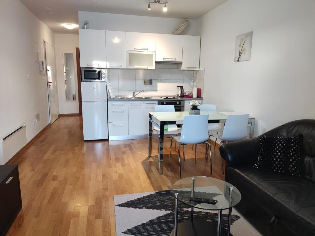 Kuchyňa alebo kuchynka v ubytovaní Apartment Josip Split