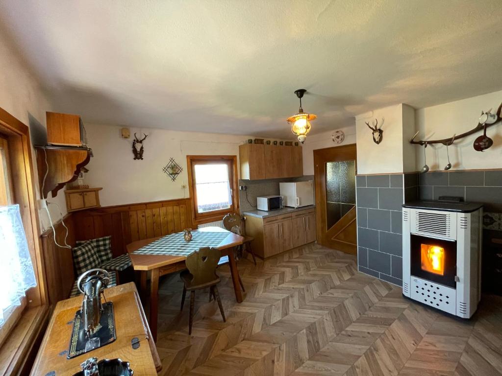Kuchyň nebo kuchyňský kout v ubytování Ferienhütte Simon Gregor