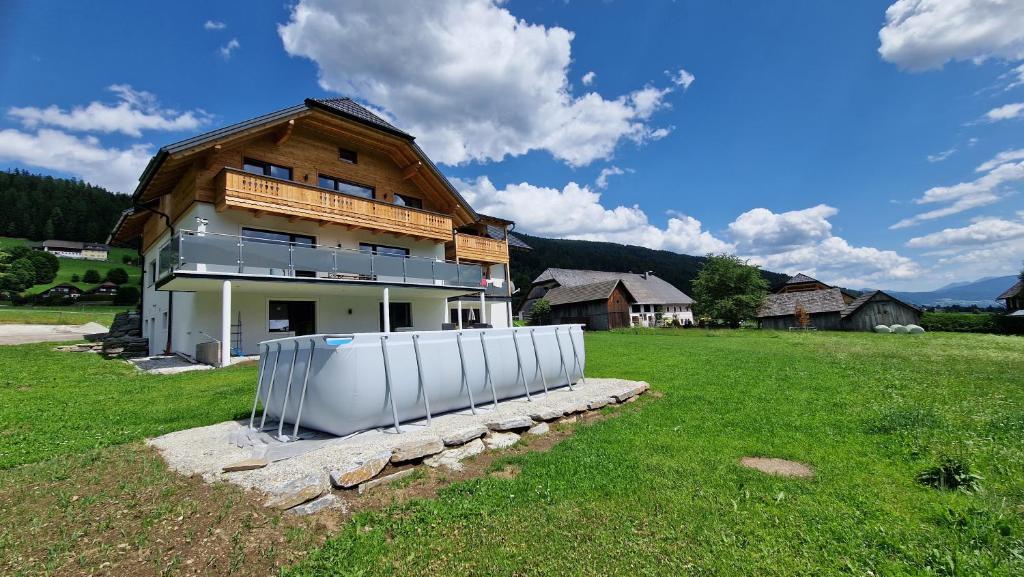 Das Gebäude in dem sich die Ferienwohnung befindet