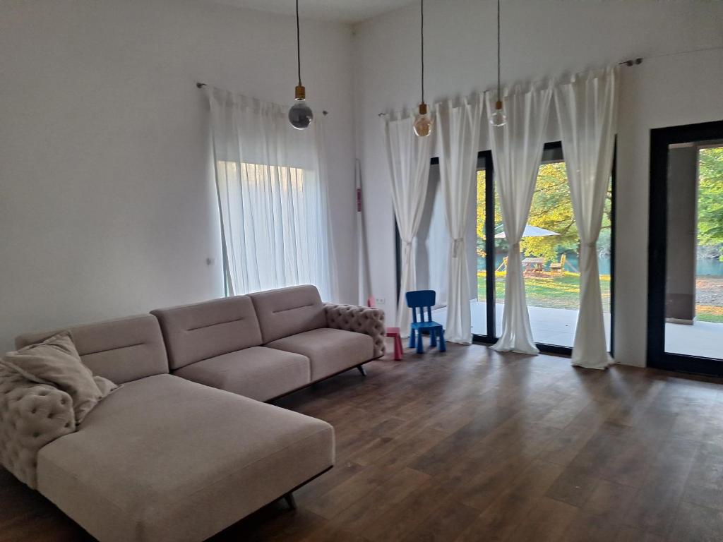 Farah Superior Apartments - Villa - Beach Front