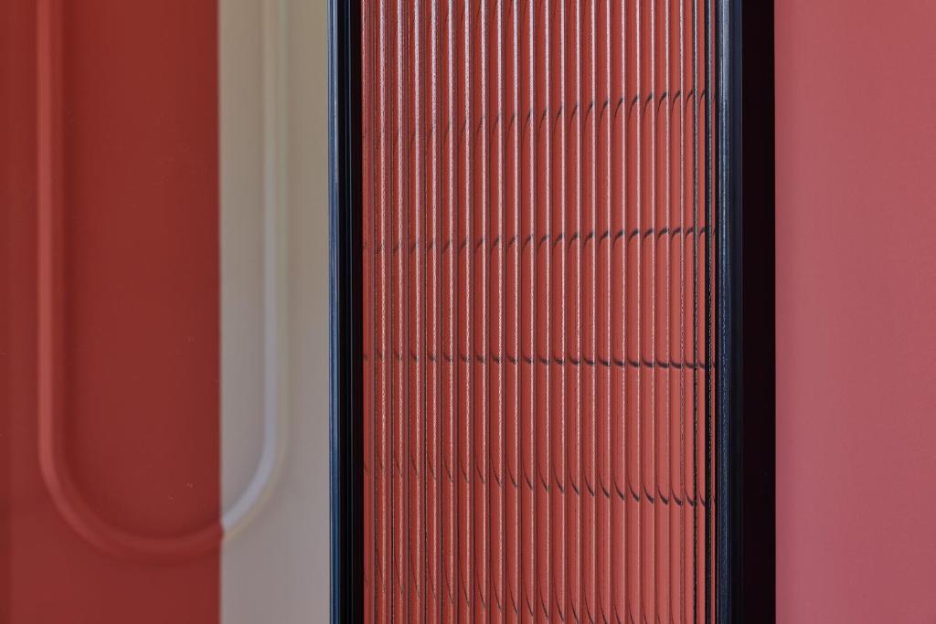 DWELL - Elegant City Stay - 13