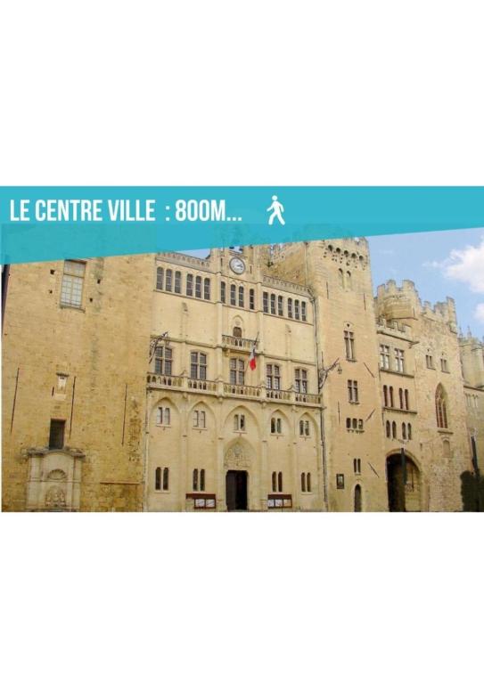 a picture of a building with the words le centreilleille at Gîte Riad 4 personnes in Narbonne