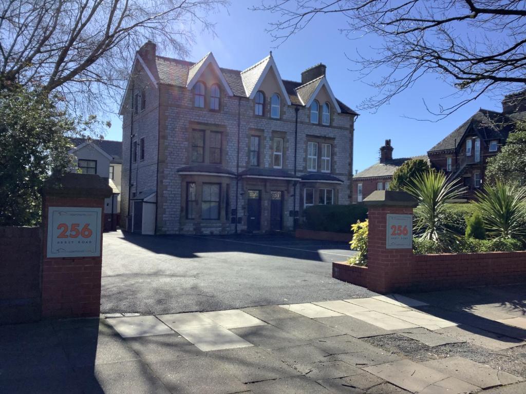 Jeffersons Abbey Road Serviced Apartments - Housity