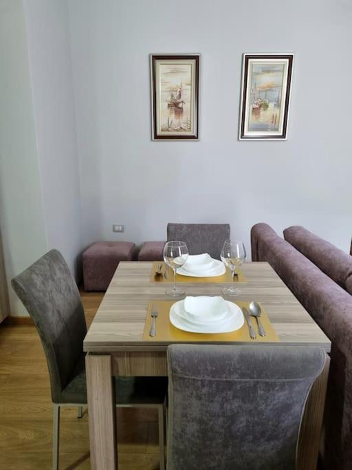 Vlora Central Apartment - Image 9