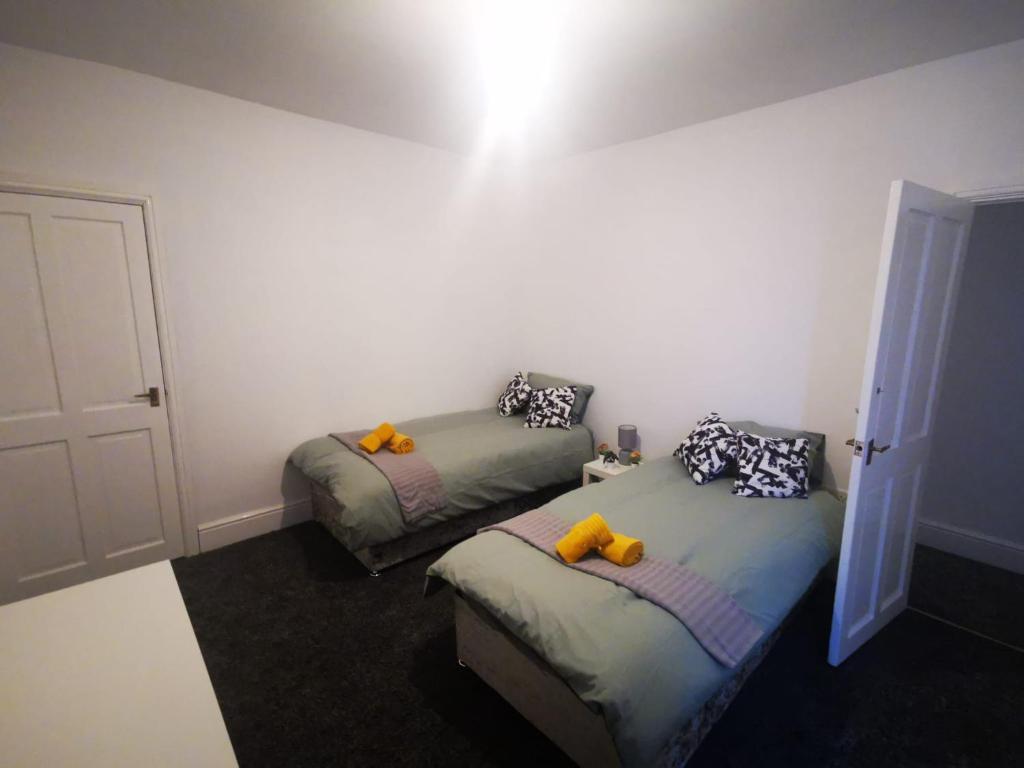 Afbeelding uit fotogalerij van Twin Room - Sutherland Place in Derby