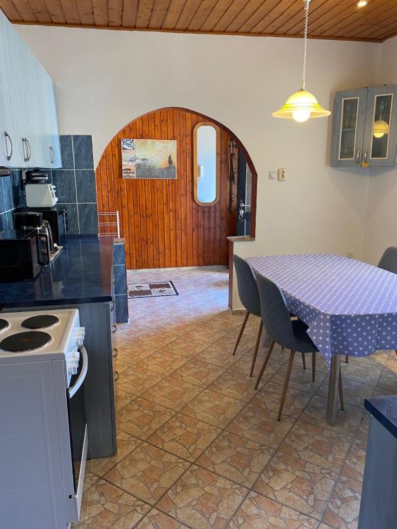 Kuchyň nebo kuchyňský kout v ubytování House Damado Deluxe