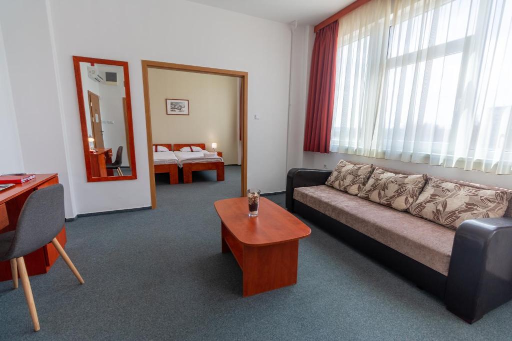 Posedenie v ubytovaní Fordan Hotel Pécs