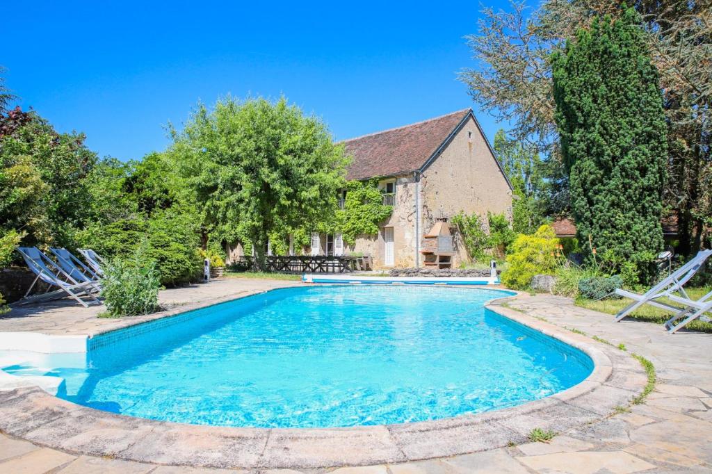 Bazén v ubytování Crazy Villa Chasseuserie 89 - Heated pool - Soccer - 1h30 Paris - 45 p nebo v jeho okolí