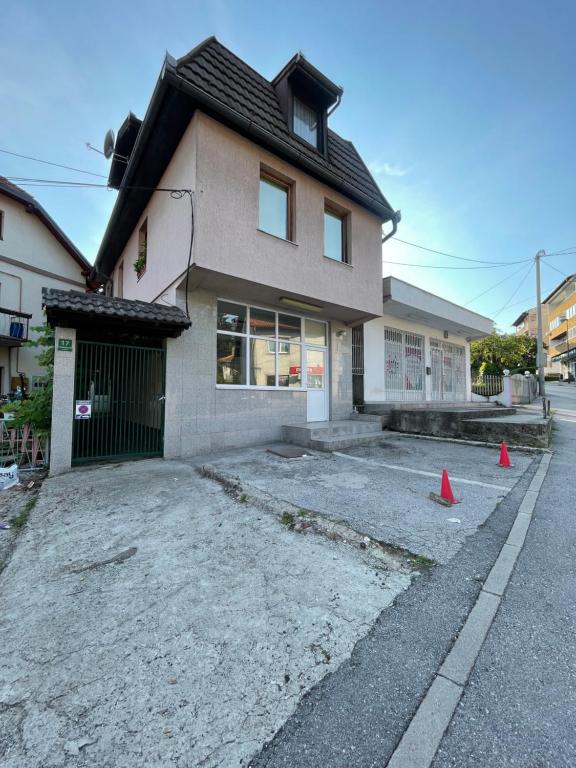 Budova, kde se apartmán nachází