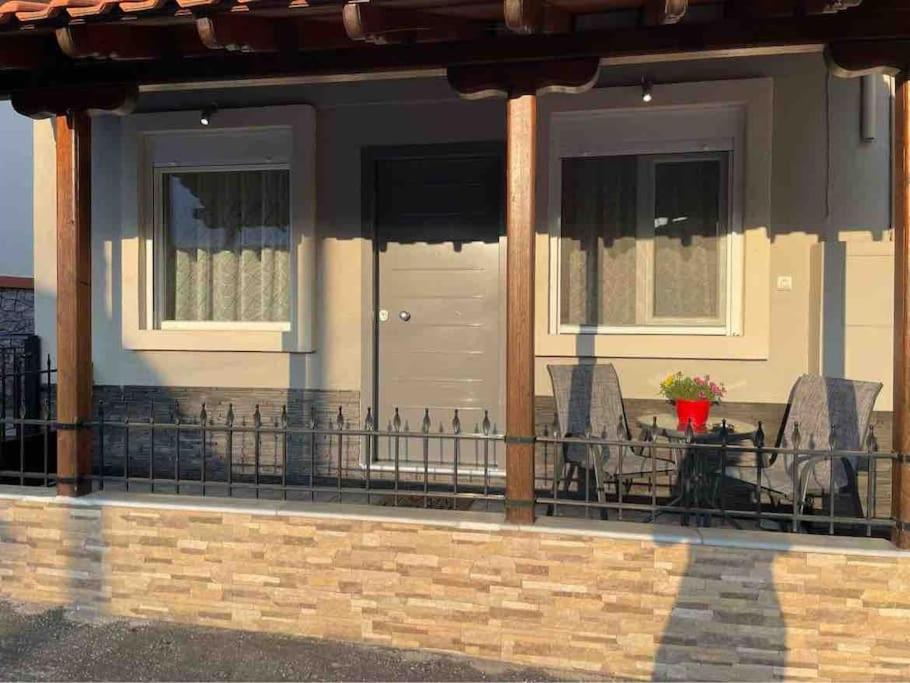 Balkón nebo terasa v ubytování Modern house in Stratoni
