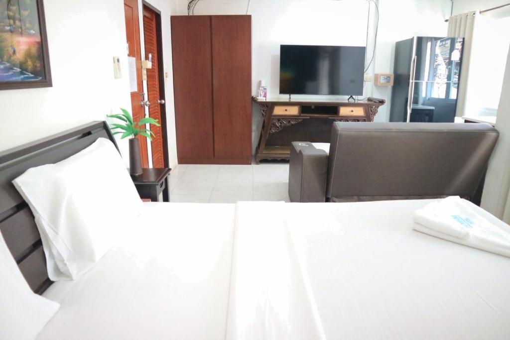 TV a/nebo společenská místnost v ubytování Sunshine Guest House