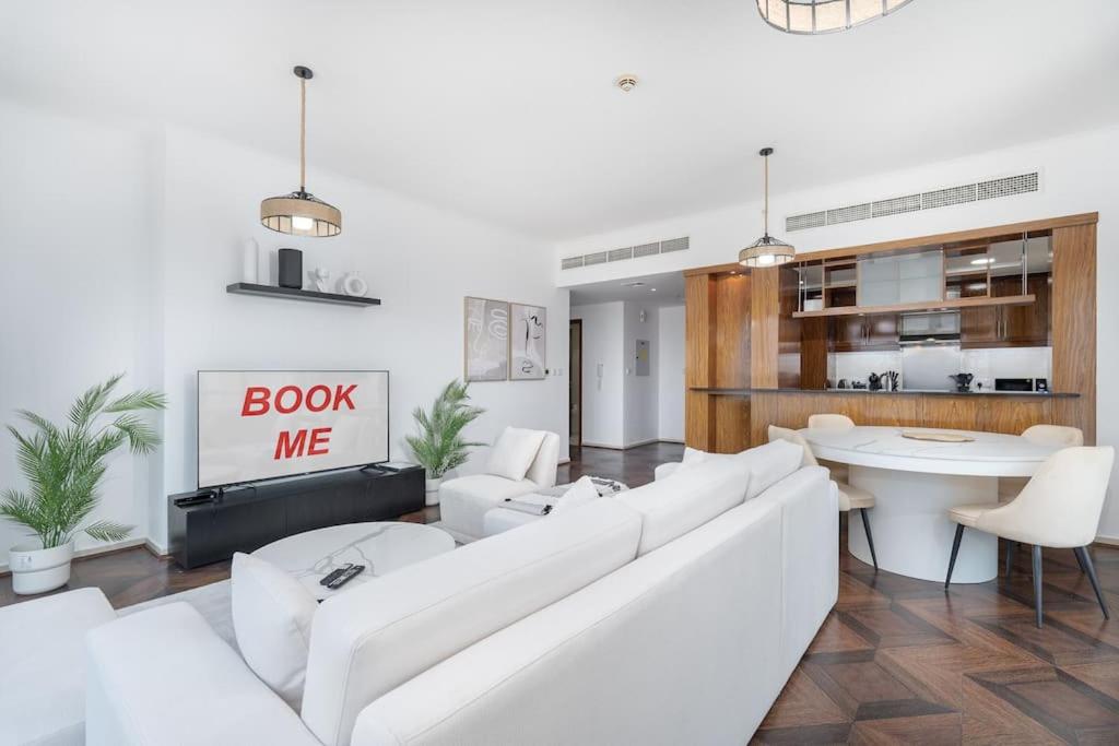 Modern apartment with City View