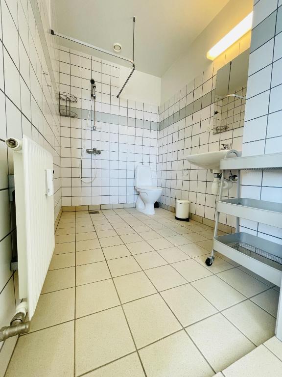 Koupelna v ubytování aday - Green Light Apartment Suite in the center of Hjorring