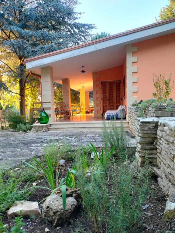 Nature, memories and garden shower at Casa del Castello - Villa De Trois Chambres