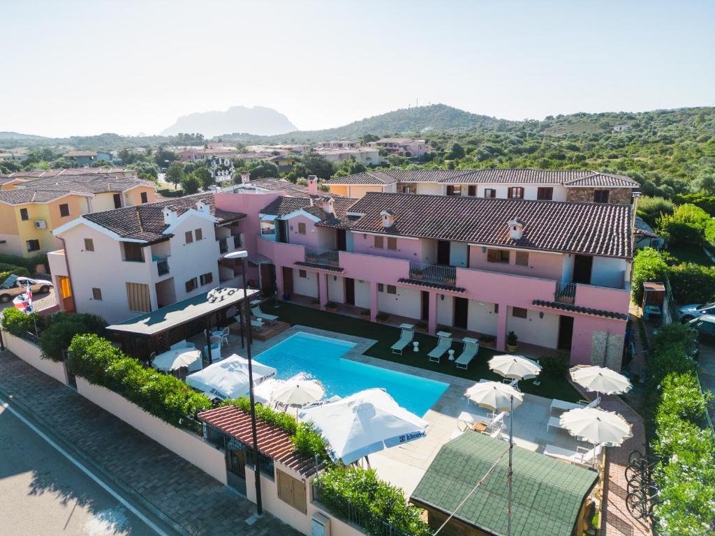 Nespecifikovaný výhled na hory nebo výhled na hory při pohledu z hotelu
