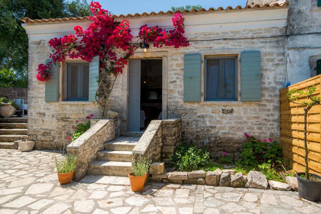 Zahrada ubytování Malethonas Cottage by All About Paxos