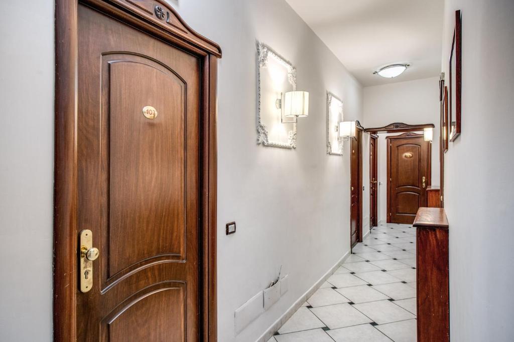 Garibaldi Suite - Resim 27