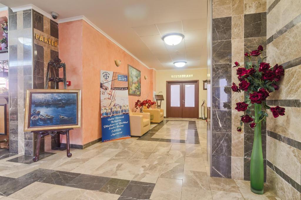 Lobbyn eller receptionsomr&aring;det p&aring; Hotel Saturn