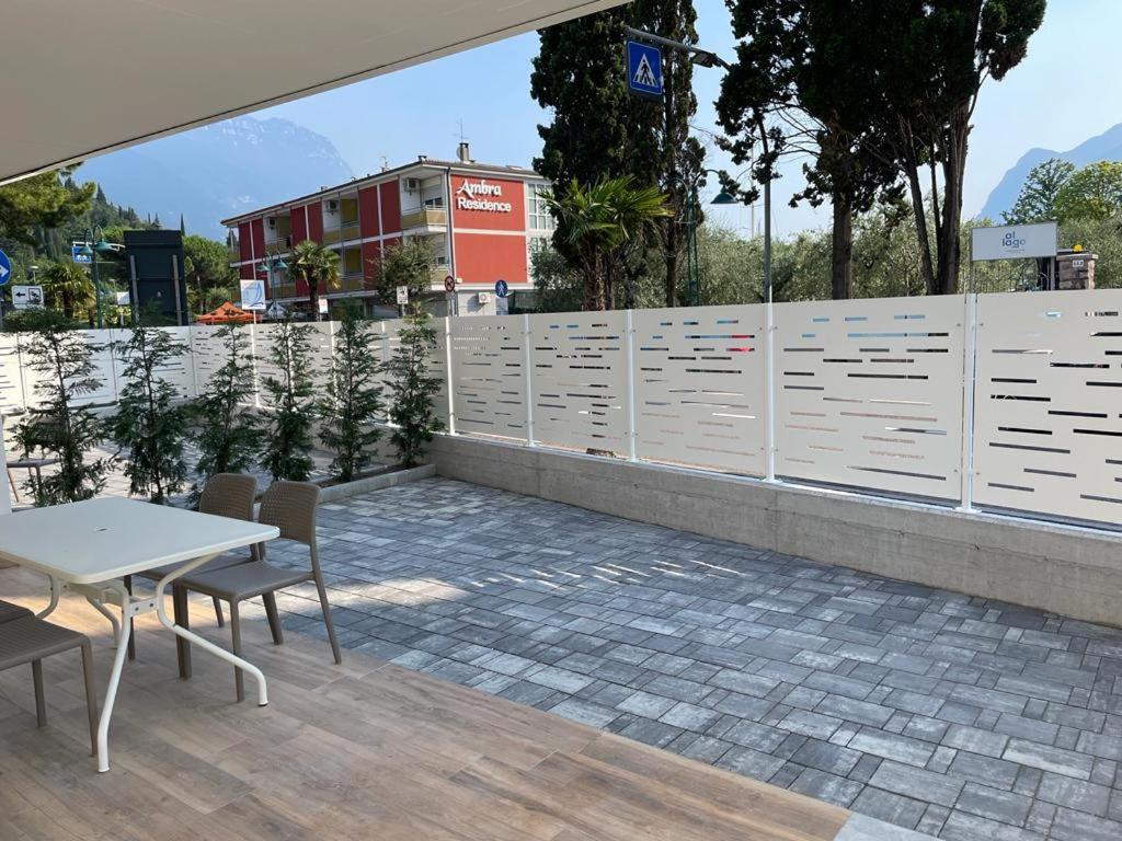 Balkón nebo terasa v ubytování Lake Side Suites