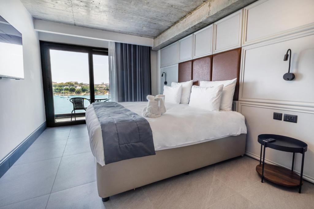 The Londoner Hotel Sliema - 10