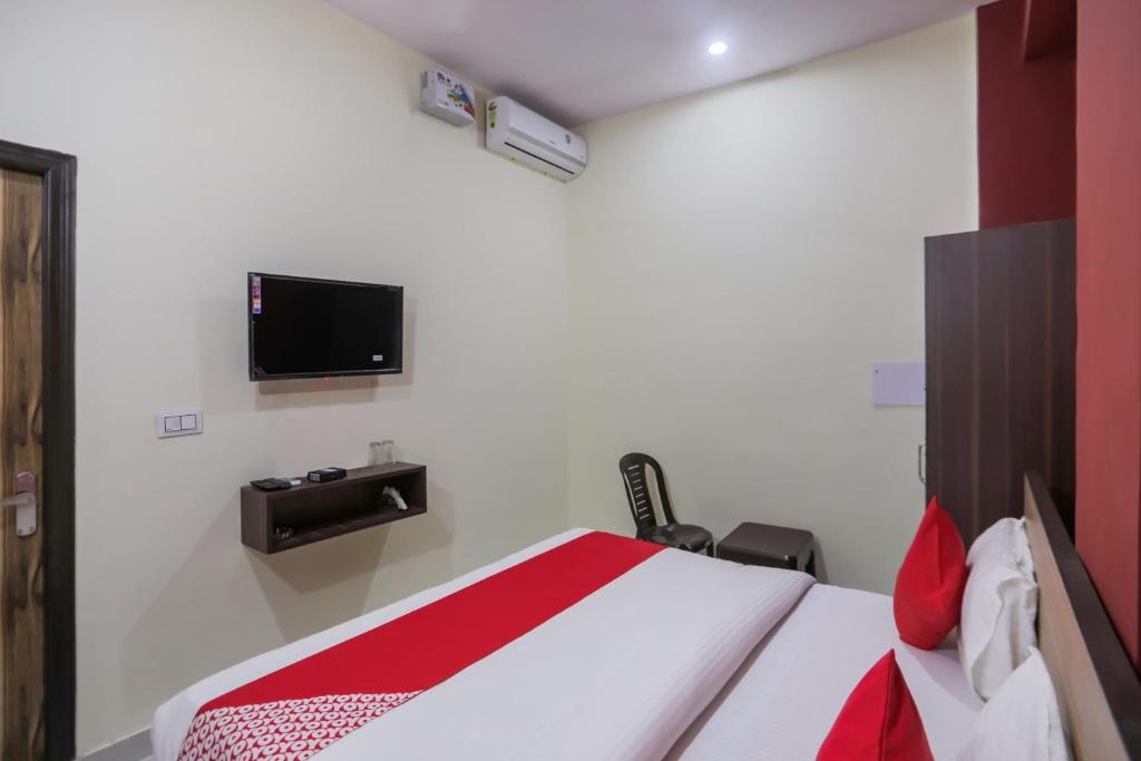 TV a/nebo společenská místnost v ubytování Hotel O Sewa Residency