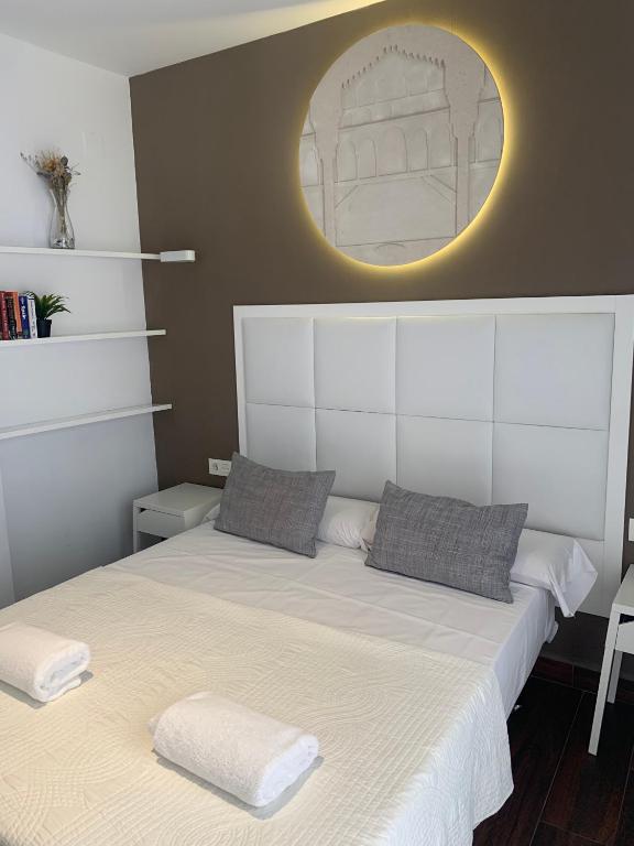 Apartamentos Caballerizas con parking gratuito - 9