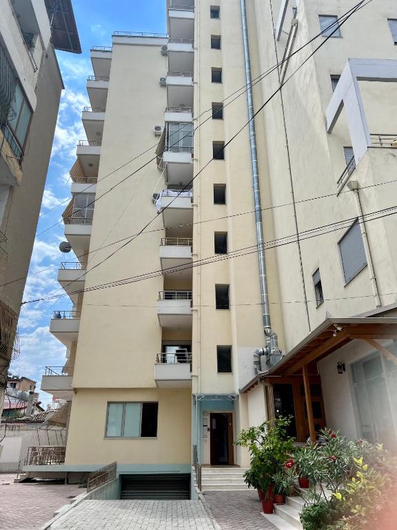 Serene Green One-Bedroom Condo - Imazhi 9