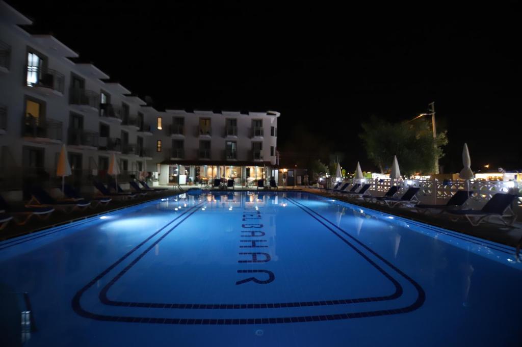 Bazén v ubytování Bahar Hotels nebo v jeho okolí