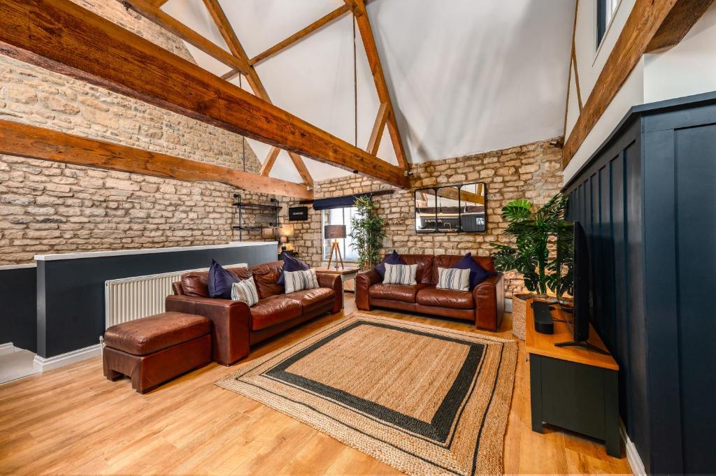 Luxury town centre loft apartment in converted Granary, Stamford