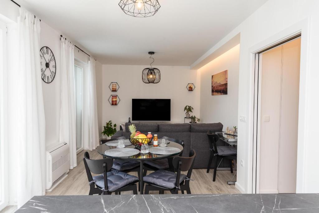 TV a/nebo společenská místnost v ubytování Apartman Vista Metković