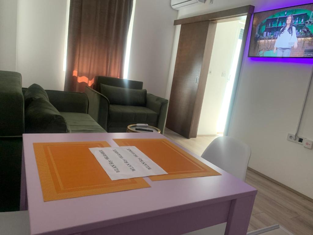 TV a/nebo společenská místnost v ubytování De Lux Nedeljkovic