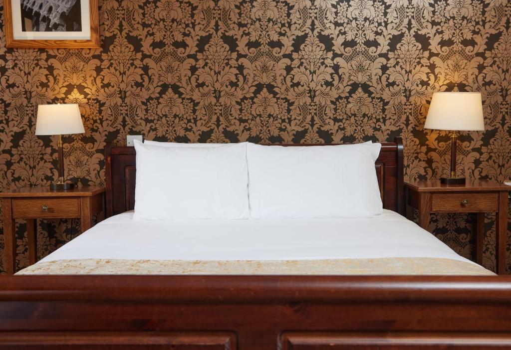 Kings Arms Hotel by Greene King Inns - 家庭房（2个成人 + 1个孩子）
