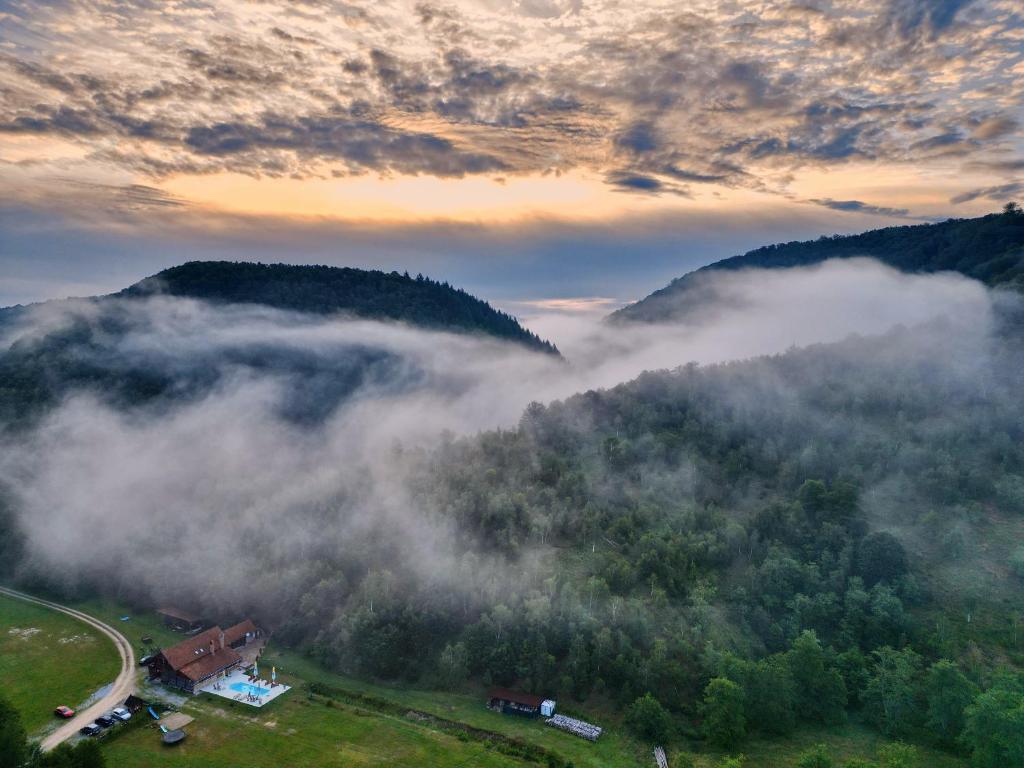 Peisaj natural din apropierea acestei case de vacanță