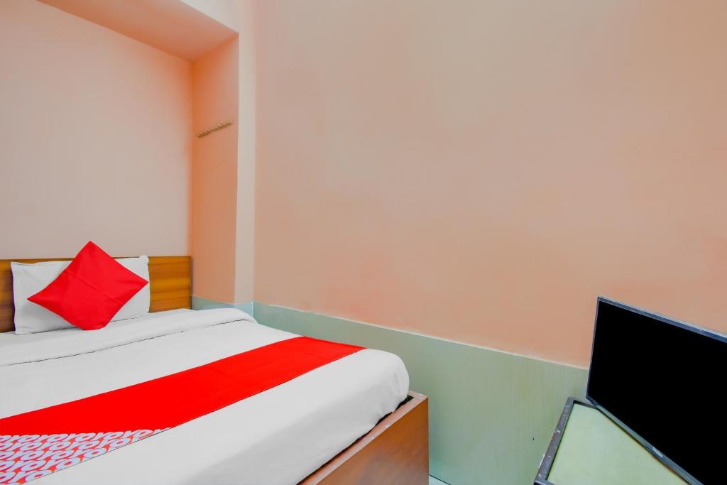 OYO A B Guest House Near Netaji Subhash Chandra Bose International Airport