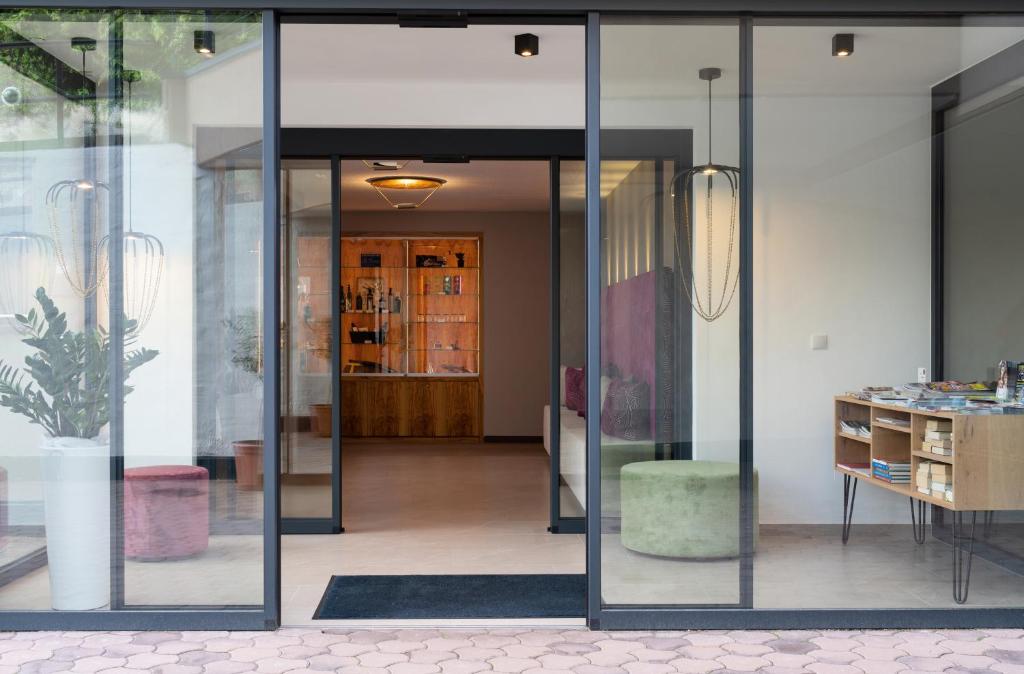 Posezení v ubytování Oliven- & Genusshotel Hirzer