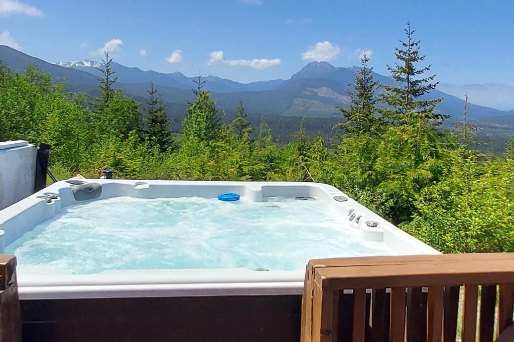 Port Angeles Blue Mountain Lodge with Bunkhouse, King Hill – Updated 2023  Prices