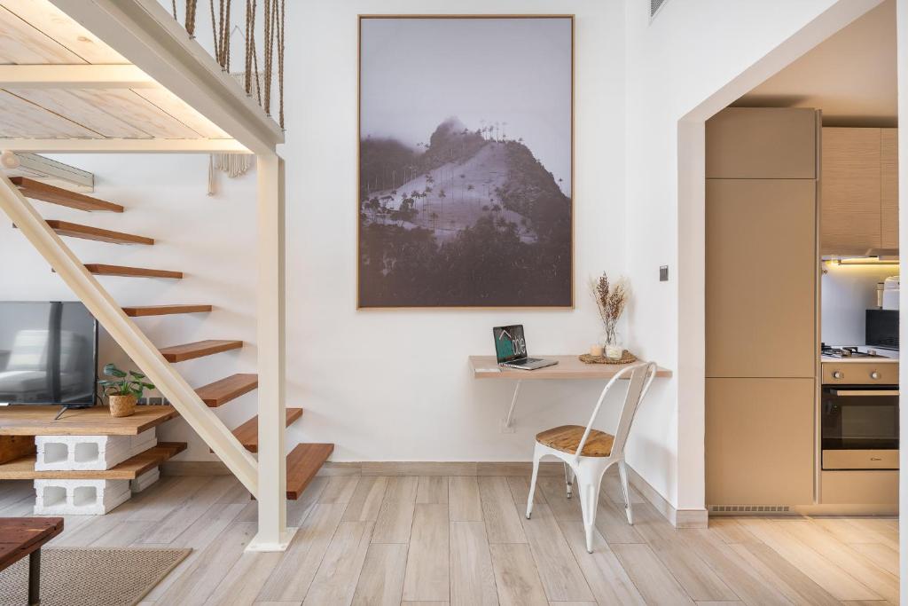 Kuchyň nebo kuchyňský kout v ubytování Unique loft with smart working station