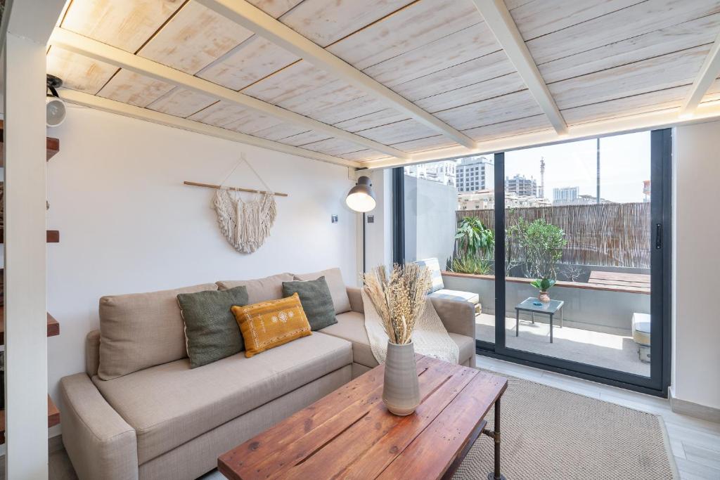 Posezení v ubytování Unique loft with smart working station