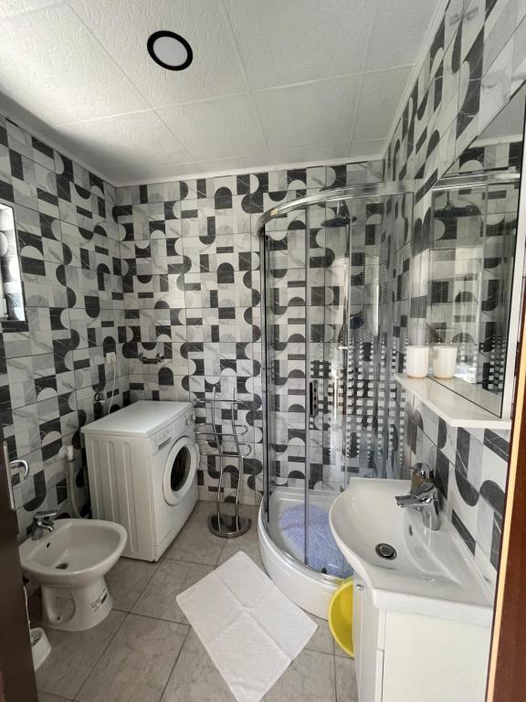 Koupelna v ubytování Apartment Eri