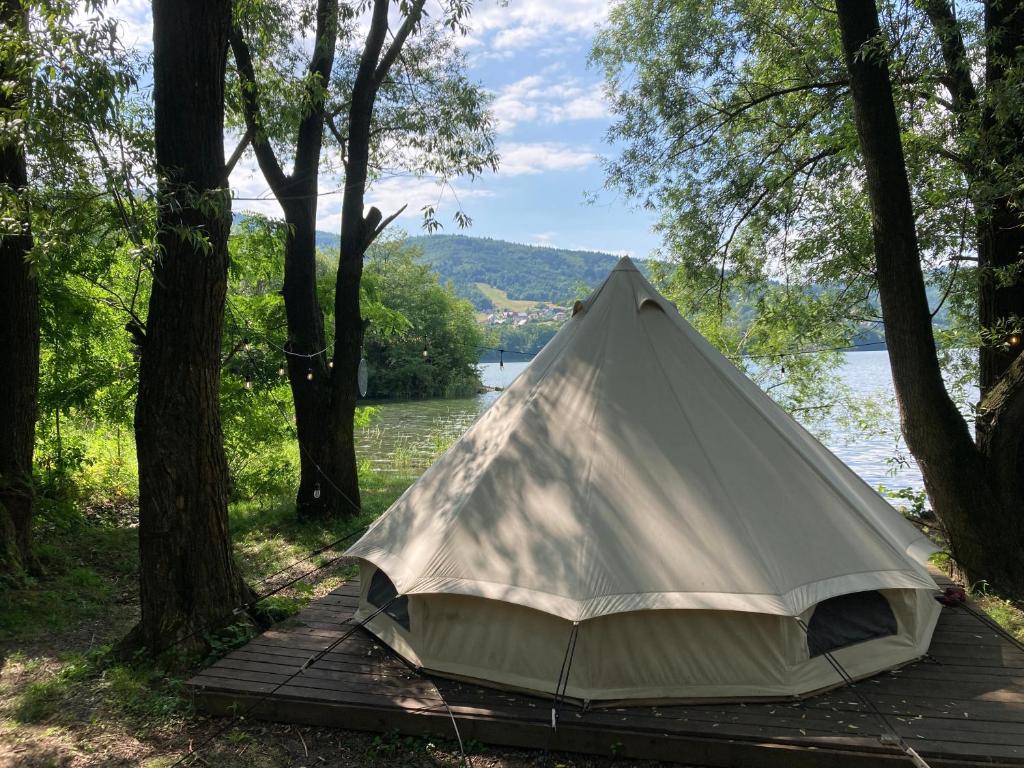 Příroda nedaleko luxury tent