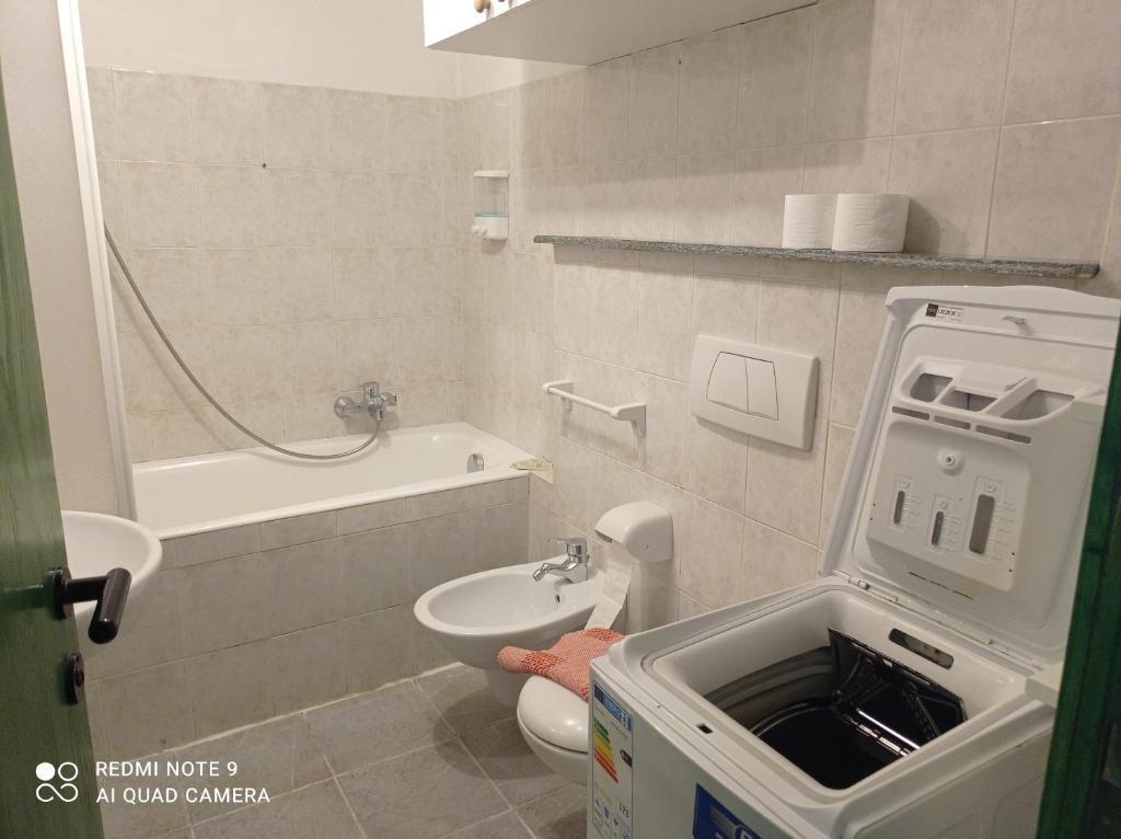 canton 520 camera matrimoniale e appartamento self check in - Double Room