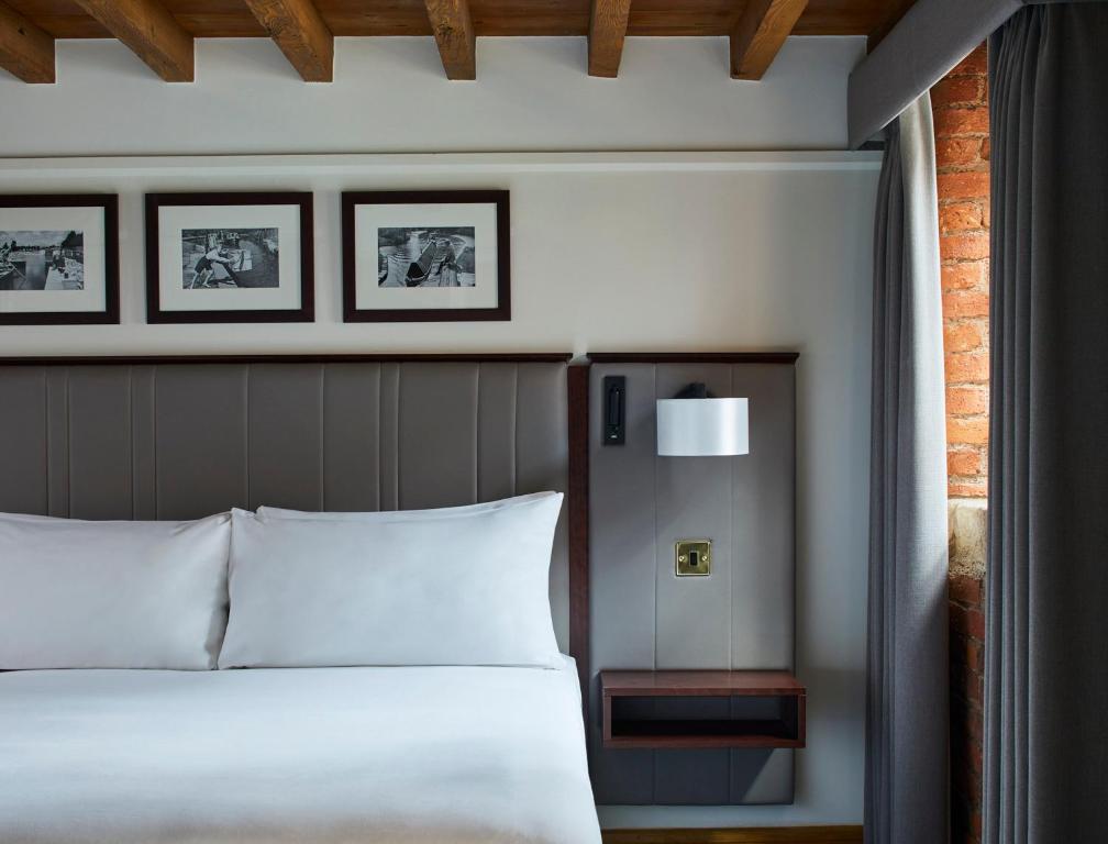 Manchester Marriott Victoria & Albert Hotel - Resim 9