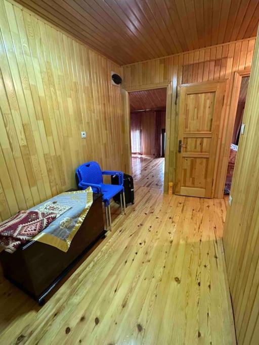 Postel nebo postele na pokoji v ubytování أوزونغول Uzongol Fotinos Wooden Cottage Two Bedroom