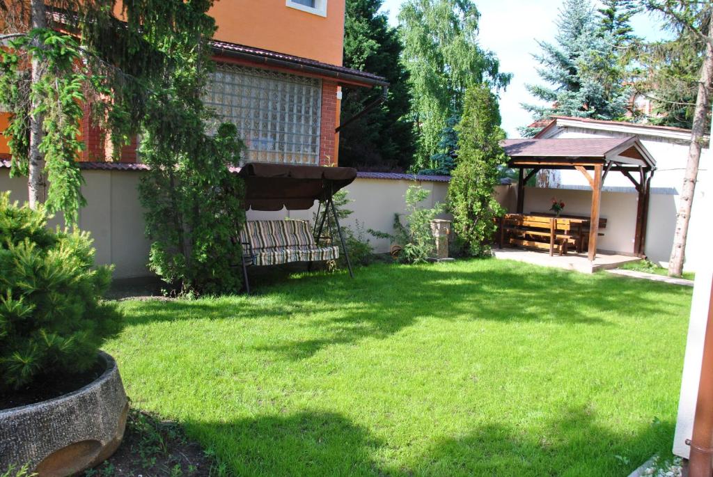 Zahrada ubytování Panyi Apartman
