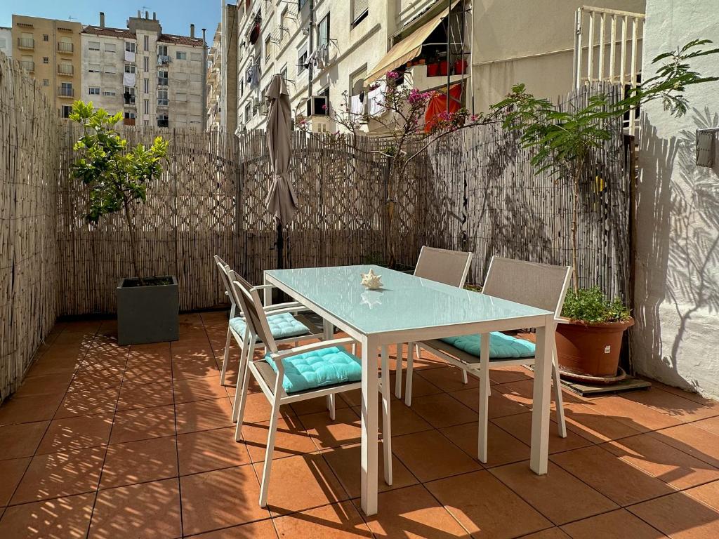 Enjoy Apartment 4 pax at Ruzafa with sunny terrace, Valencia ...