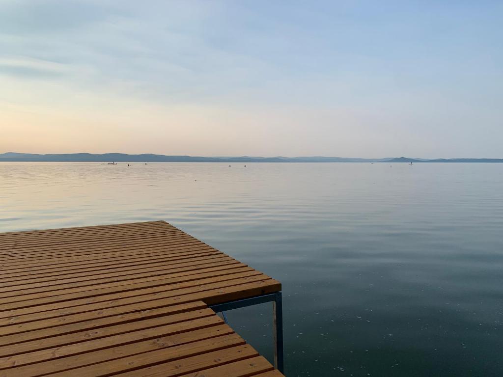 Lakeside Home Apartman 8624 Balatonszárszó, 12 Tass utca kép - 1