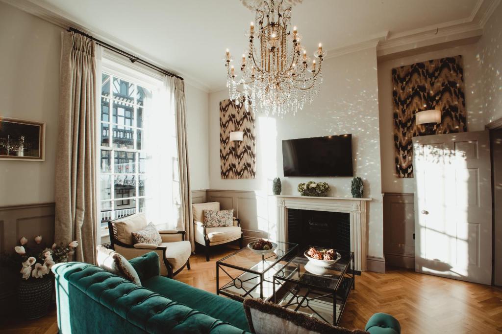 TV a/nebo společenská místnost v ubytování ch1 boutique stays