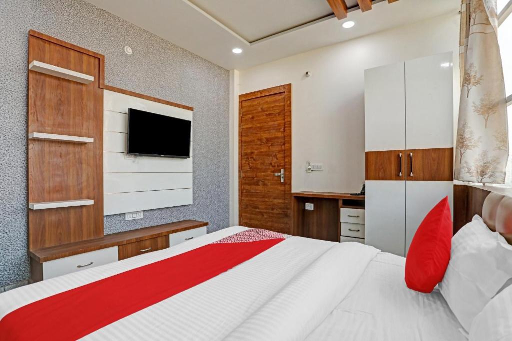 OYO 84370 Hotel Jp Inn